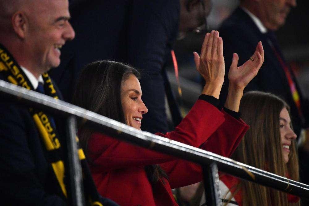 Mondiali Femminili - La regina Letizia balla in campo con Spagna
