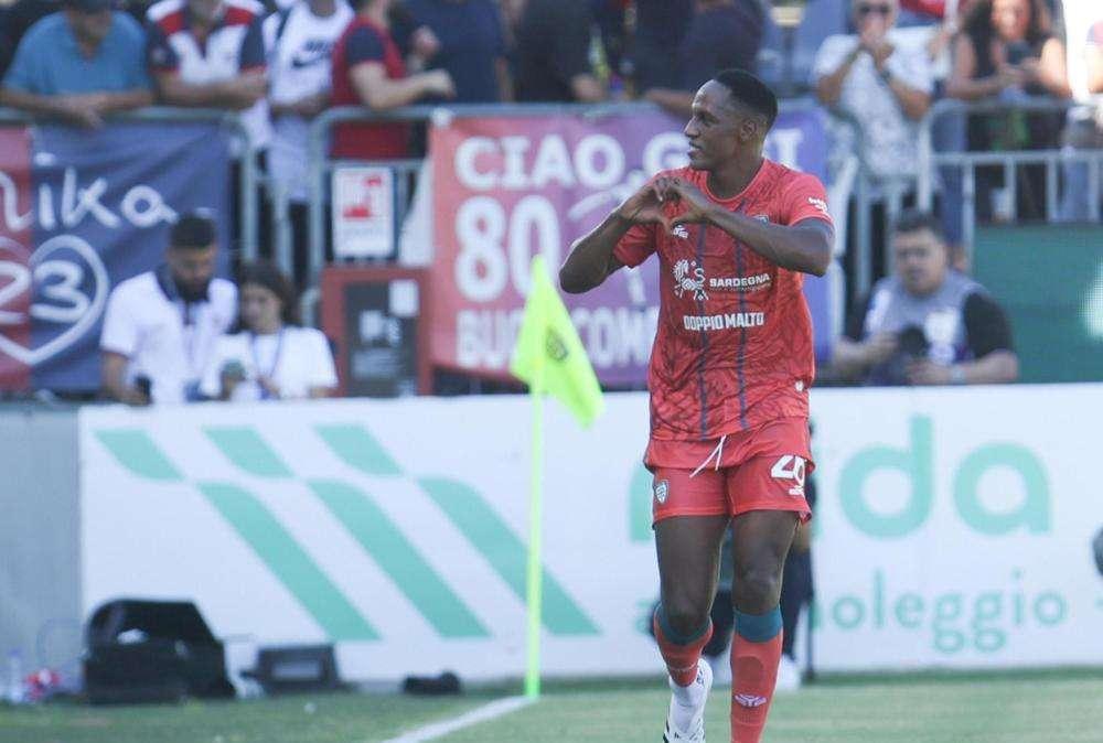 Cagliari, infortunio per Mina