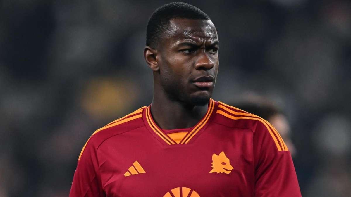 Malore Ndicka - Esclusa l'ipotesi infarto. De Rossi, Pellegrini e Souloukou hanno parlato con il giocatore, che non è in pericolo di vita