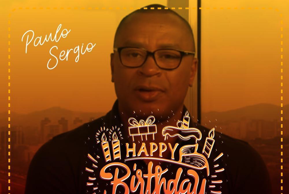 Ha formato il tridente d'attacco con Delvecchio e Totti, sul tetto del mondo con il Brasile: tanti auguri Paulo Sergio. GRAFICA!