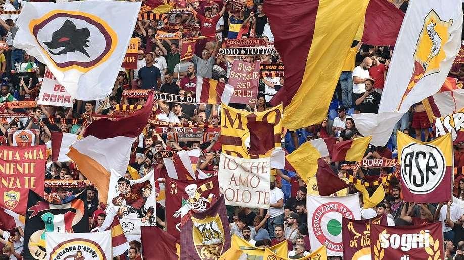 Ofoball.org - La possibile quarta maglia della Roma: blu e con il vecchio stemma