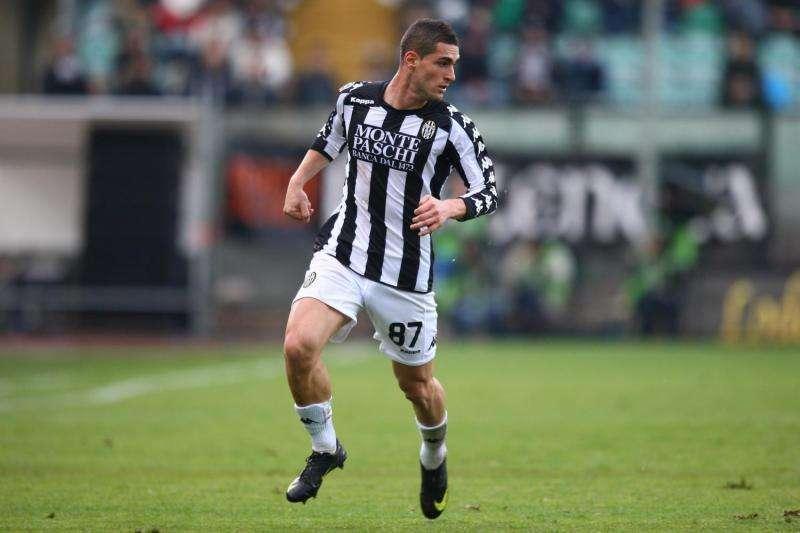 Accadde oggi - Nainggolan: "Ho detto a Pjanic che se andrà alla Juve non mi deve più parlare". Ufficiali il rinnovo di Pjanic e l'arrivo di Sabatini. Rosi, parla il padre: "Gli interisti gli hanno detto di fermarsi"