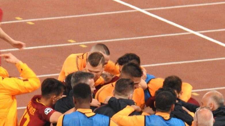 Roma-Barcellona 3-0 - Remuntada giallorossa: Dzeko, De Rossi e Manolas portano i compagni in semifinale. FOTO! VIDEO!