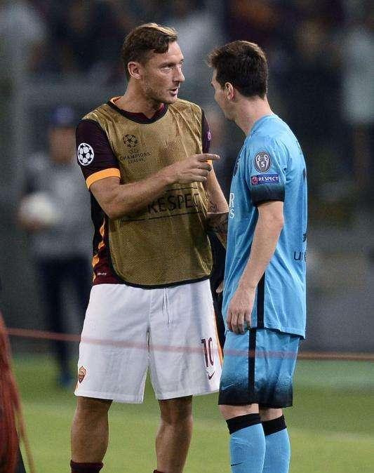 Facebook, Gli auguri di Messi a Totti: "Ti ho sempre ammirato". VIDEO!