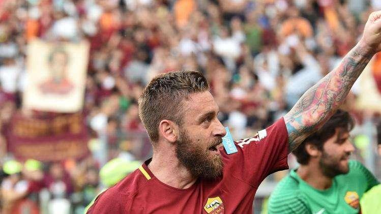 De Rossi: "Voglio essere ricordato come un giocatore follemente innamorato della Roma"