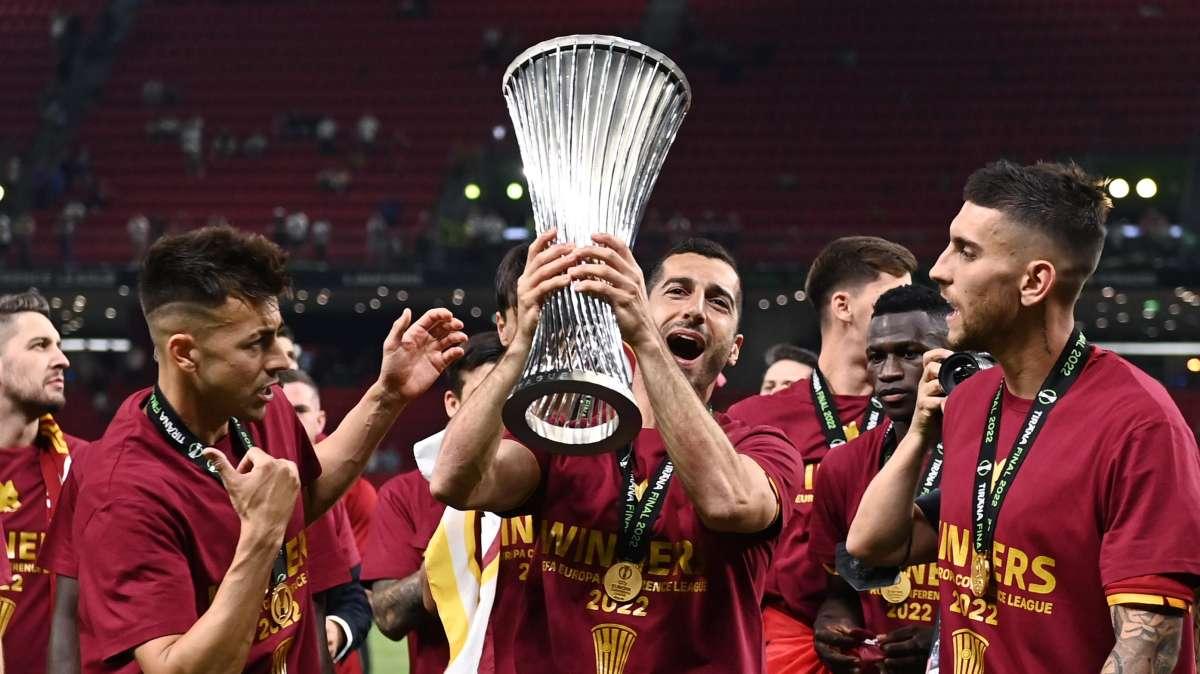 Roma in partenza verso l'Aeroporto di Tirana