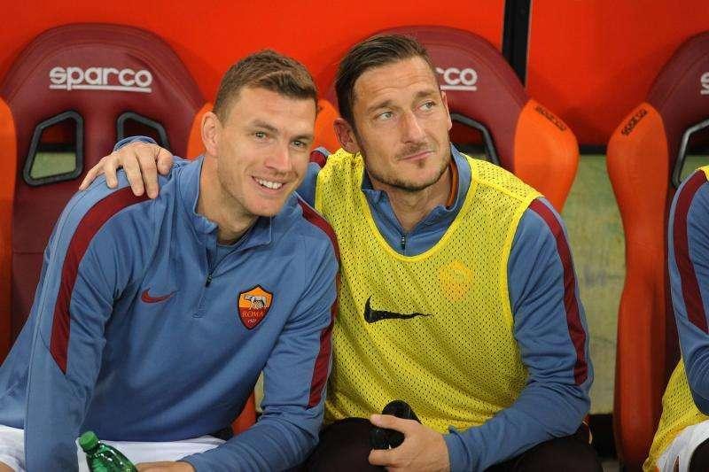 La casa editrice Panini celebra Totti e Dzeko con alcune figurine speciali