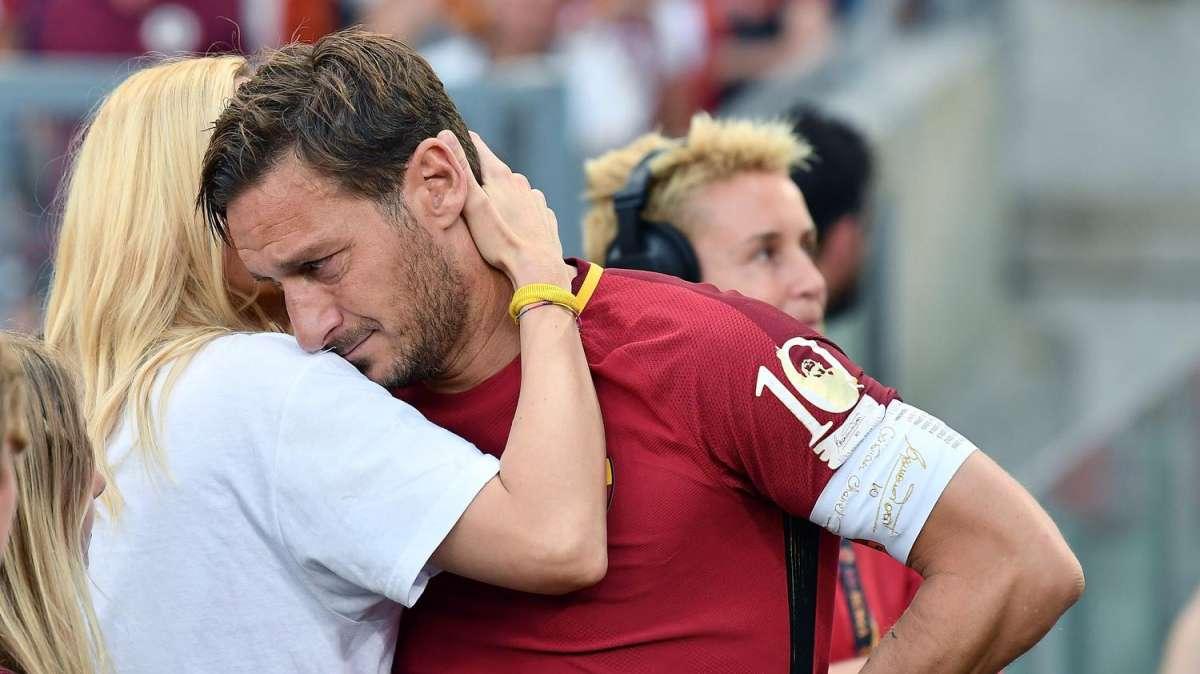 Totti ricorda il suo papà a un anno dalla scomparsa: "Un anno senza di te"