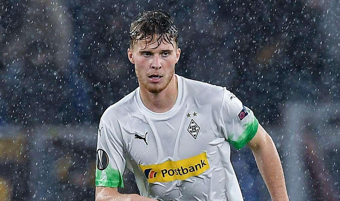 Occhi su Nico Elvedi del Borussia Monchengladbach per la difesa