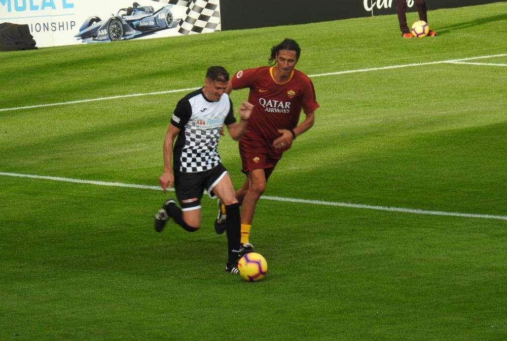 Roma Legends-Nazionale Piloti 5-5 - Francesco Totti e altre leggende in campo per beneficenza. Poker di Delvecchio. FOTO!