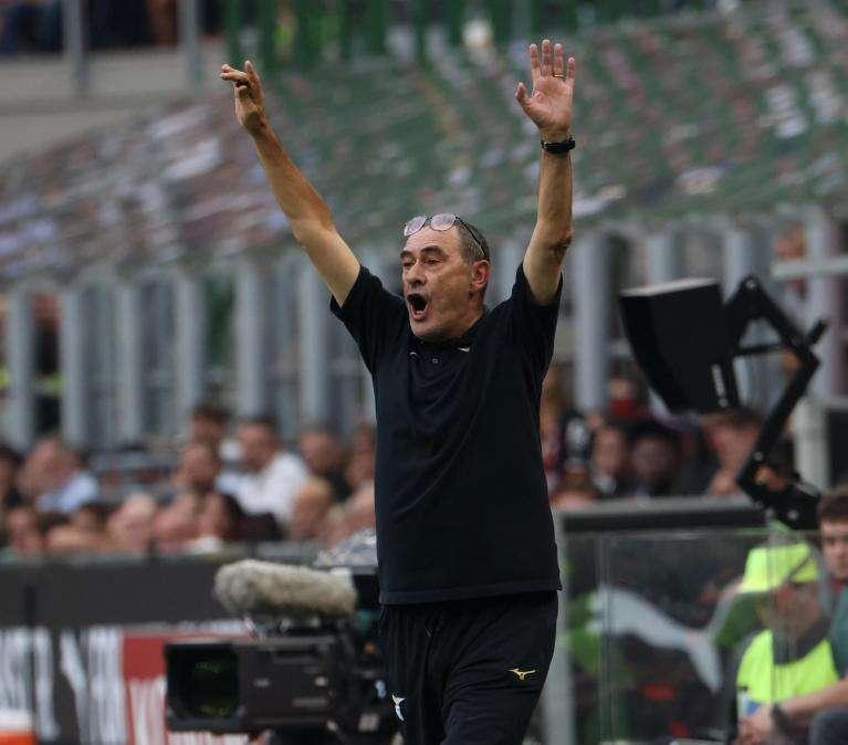 Lazio, Sarri ferocemente arrabbiato con Lega Serie A, UEFA e FIFA