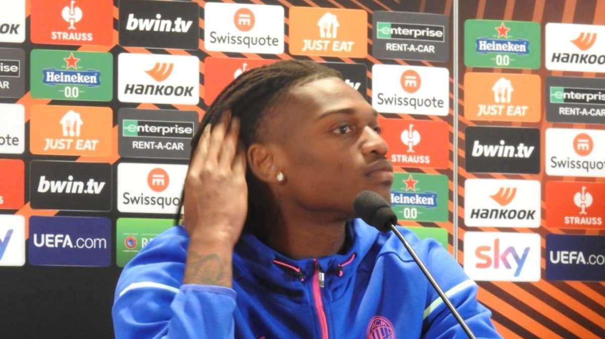 Milan, Leao sul paragone con Dybala: "È un calciatore fortissimo, mi dà la gioia nel vederlo". VIDEO!