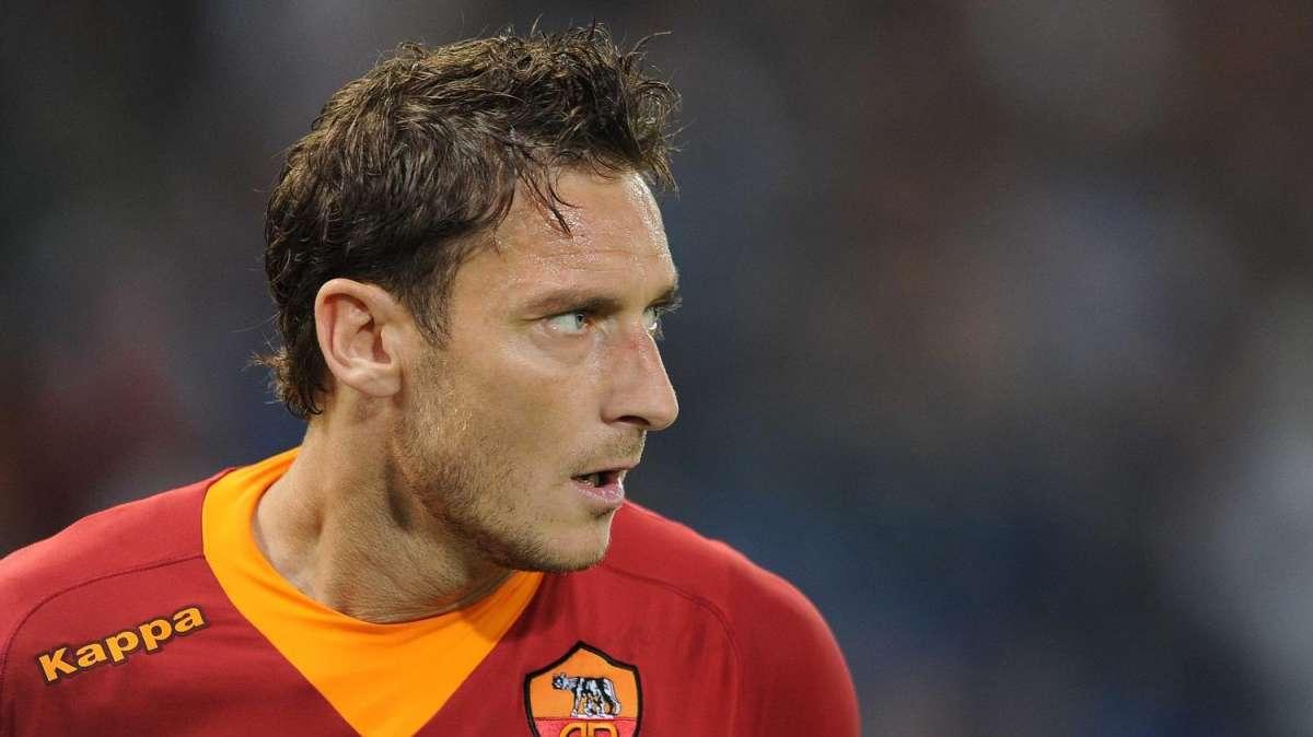 Totti: "Spero di giocare ancora tanto. Commosso dalle immagini dell'addio di Del Piero"
