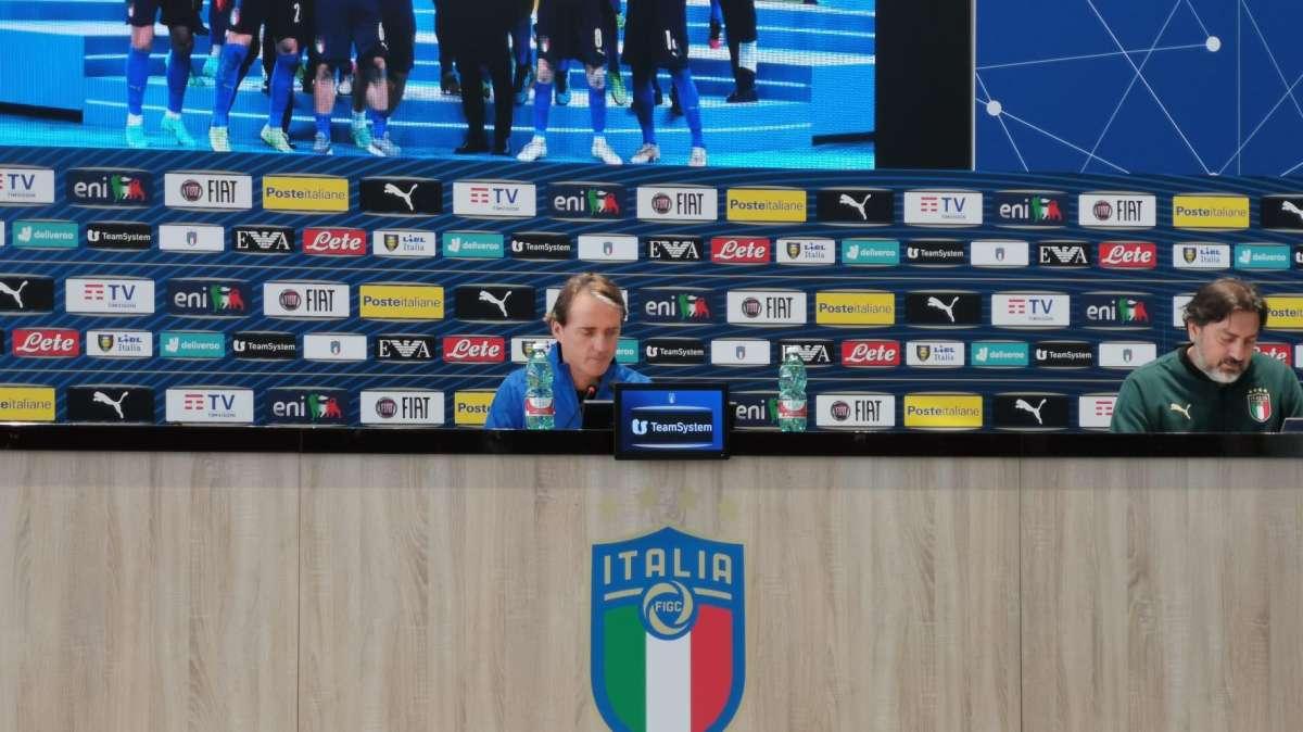 Italia, Mancini: "Pellegrini è un giocatore che valutiamo più come mezz'ala offensiva, è una opzione che abbiamo"