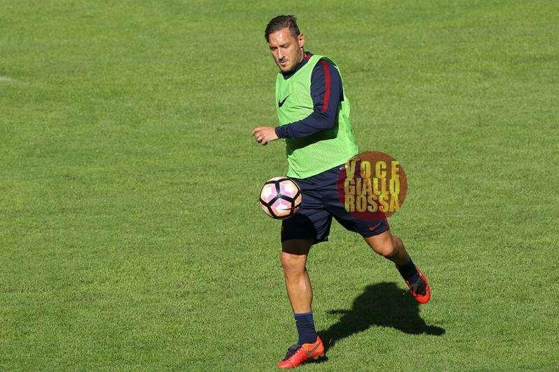 Accertamenti alla caviglia per Totti a Villa Stuart 
