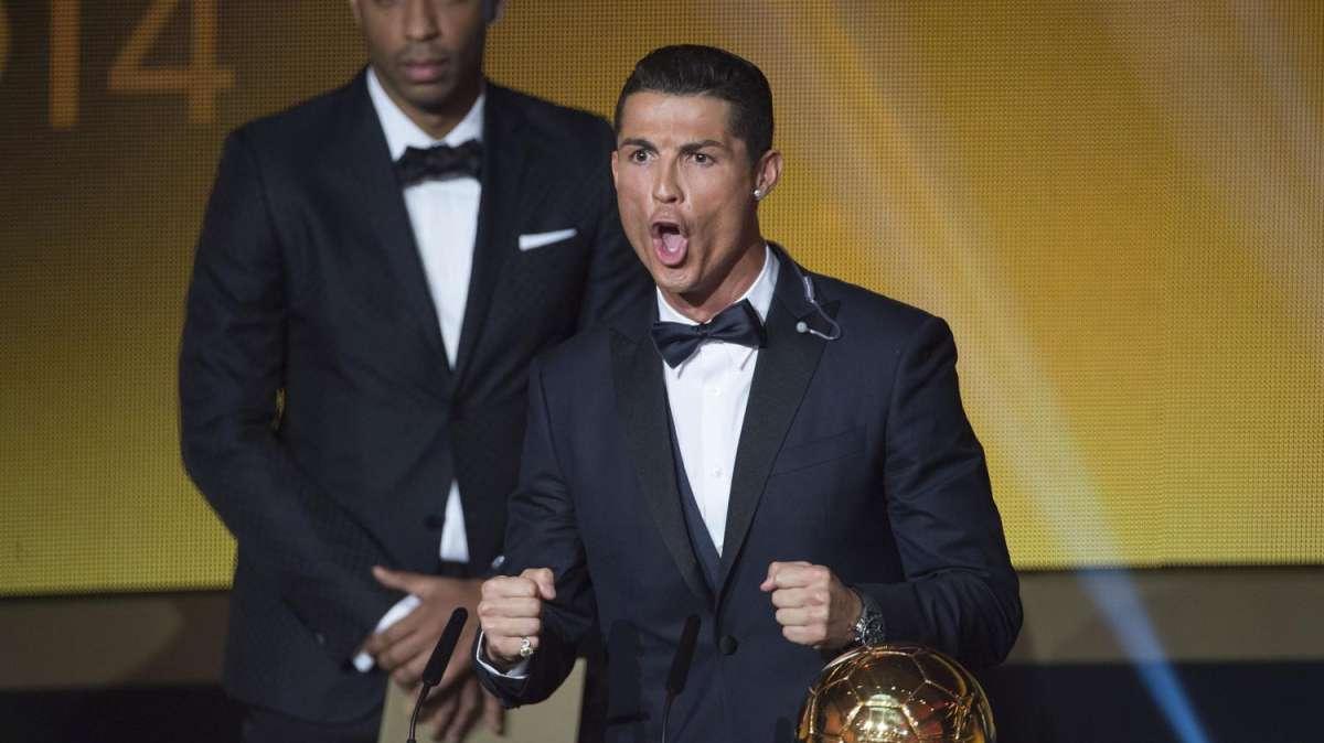 Cristiano Ronaldo ha venduto un Pallone d'Oro: l'incredibile cifra ricavata