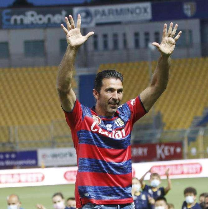 Parma, Buffon rinnova sino al 2024