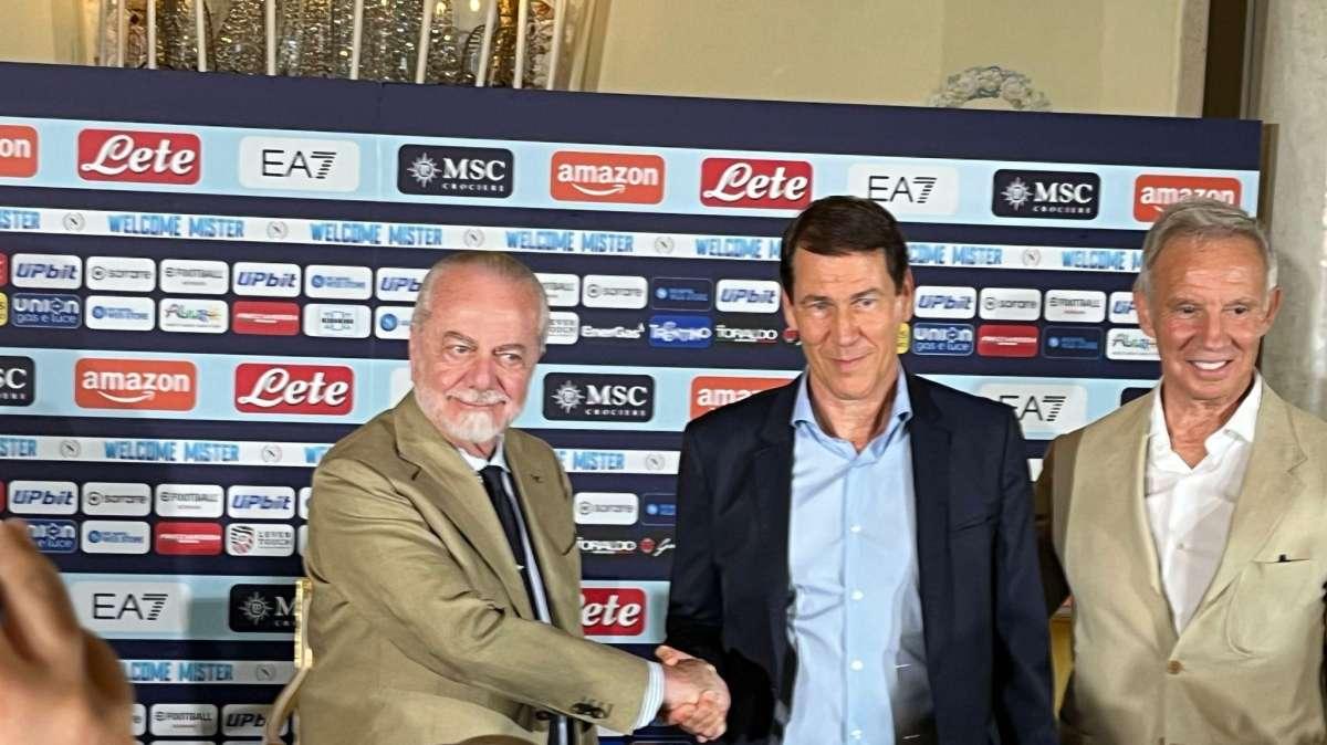 Napoli, De Laurentiis: "Garcia ha iniziato alla Roma con 10 vittorie consecutive, ho pensato subito fosse al caso nostro"