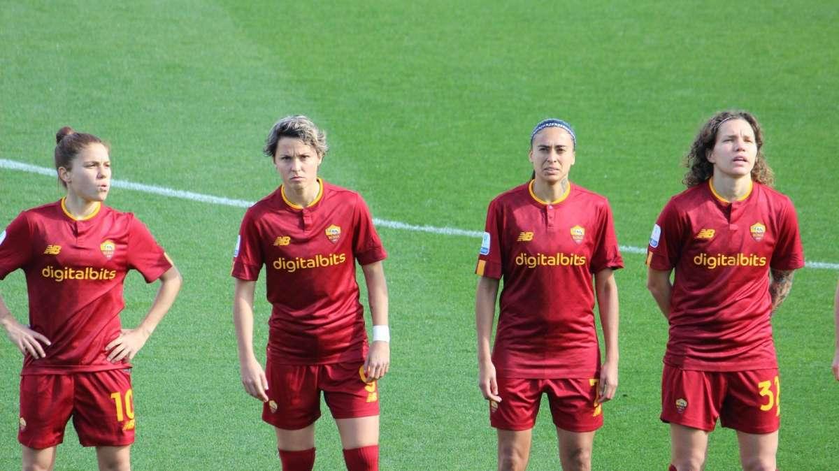 Roma Femminile, i commenti delle calciatrici dopo il Barcellona: "Mai provato niente di simile nella mia vita. 39.454 volte grazie, ci siamo godute ogni istante"