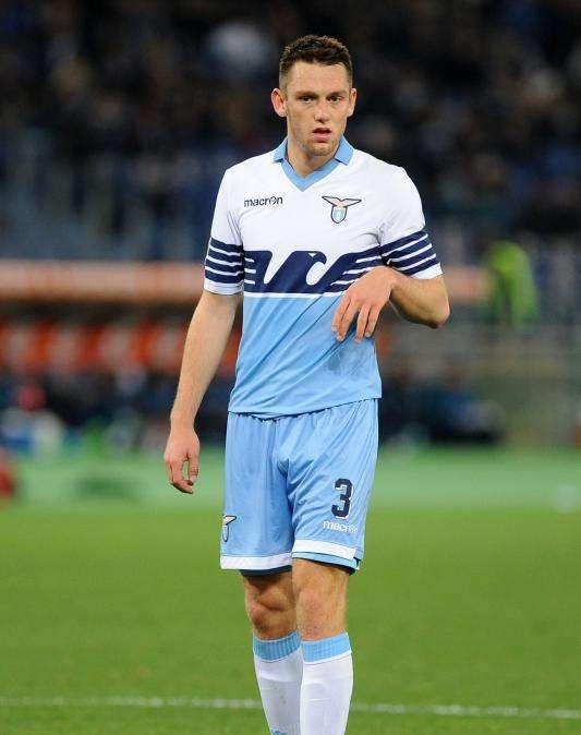 Lazio, De Vrij in gruppo con riserva. Problemi per Lukaku. A parte Marchetti. Possesso palla e partitella in allenamento