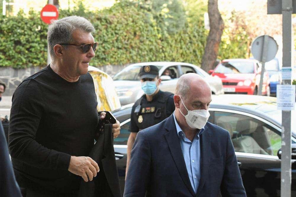 Barcellona, Laporta: "Koeman ha un margine di fiducia"