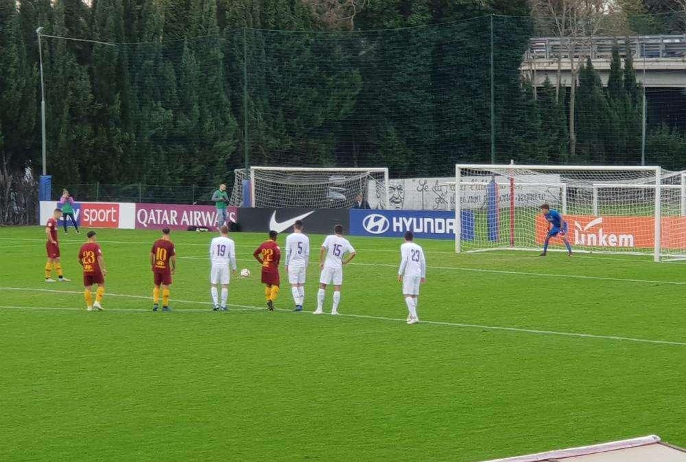 PRIMAVERA 1 TIM - AS Roma vs ACF Fiorentina 1-2. I giallorossi cadono sotto ai colpi di Meli e Antzoulas. Inutile la rete su rigore di Celar