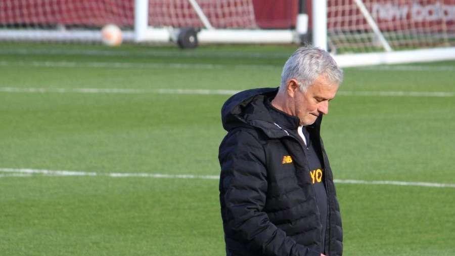 LA VOCE DELLA SERA -  Trigoria, in campo si rivede Renato Sanches. Le ultime sul futuro di Mourinho e Tiago Pinto 