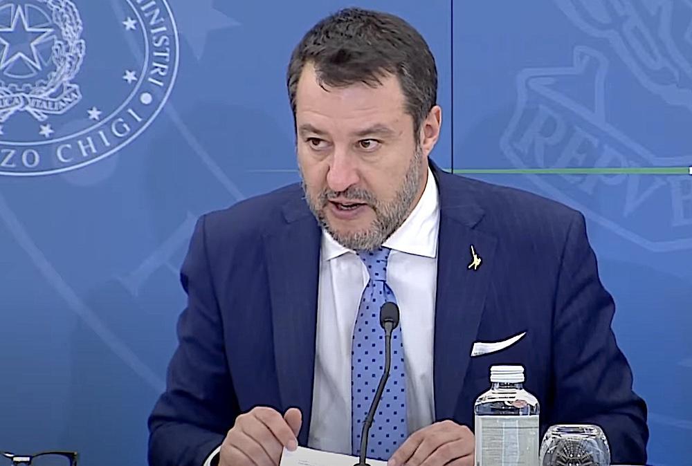 Salvini: "Curva Sud San Siro sia intitolata a Franco Baresi"