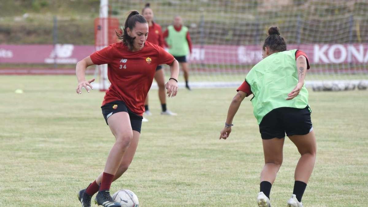 Roma Femminile, Corelli: "Porto questa maglia nel cuore da quando sono bambina. Continuerà a lavorare dando tutta me stessa"