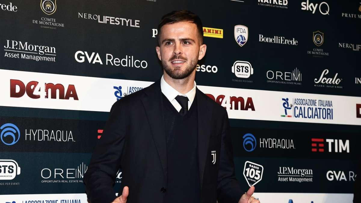 Barcellona, Pjanic: "Totti è stato il Re di Roma. Dzeko? Sarebbe stato bello vederlo alla Juventus"