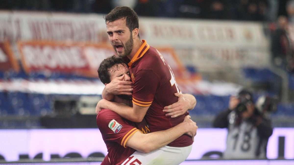 Instagram, Pjanic: "I tifosi meritano lo stadio"