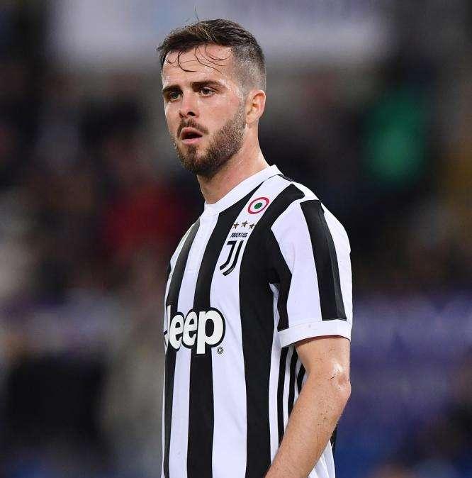 Juventus, Pjanic: "Complimenti alla Roma per quanto fatto ieri. Spero che entrambe le squadre arrivino in semifinale"