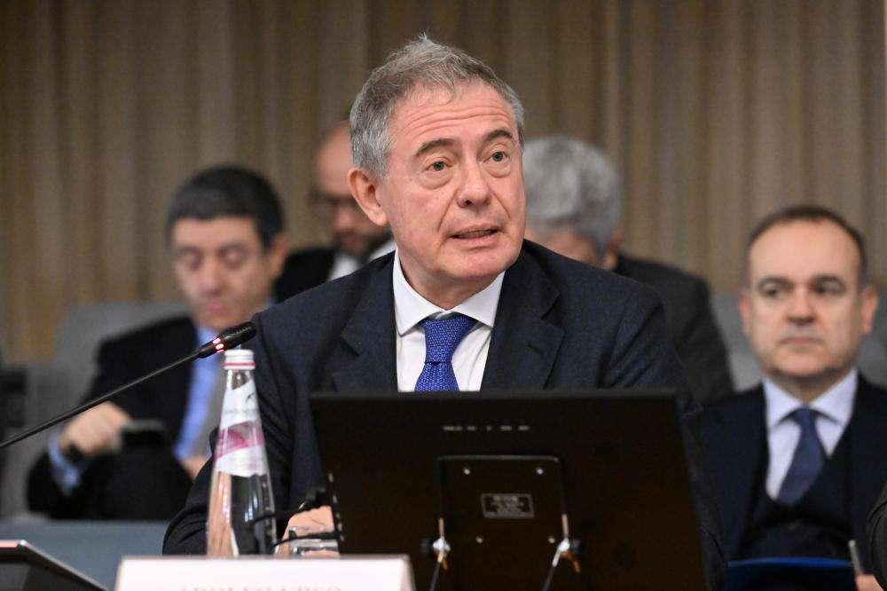 Il Ministro Urso convoca DAZN e i vertici Serie A: "Disservizi impongono di fare chiarezza"
