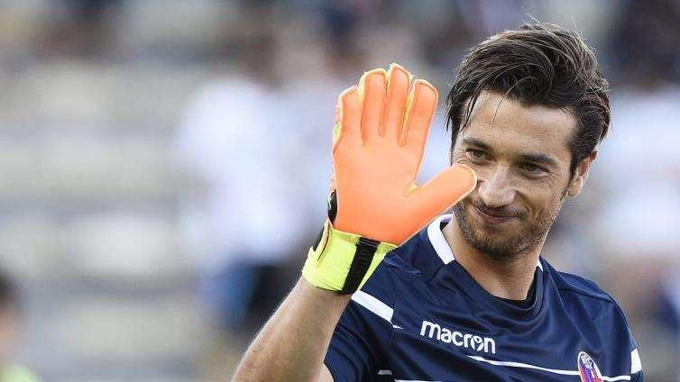 Mirante saluta i tifosi del Bologna: "Grazie per essermi stati vicino in un momento così particolare della mia vita"