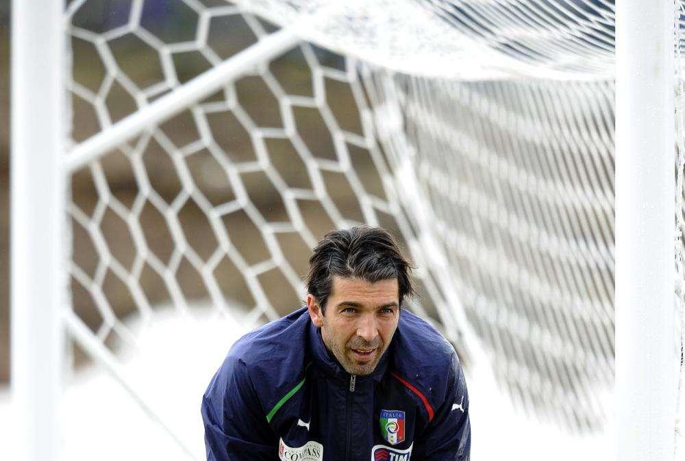 Buffon cerca casa a Manchester