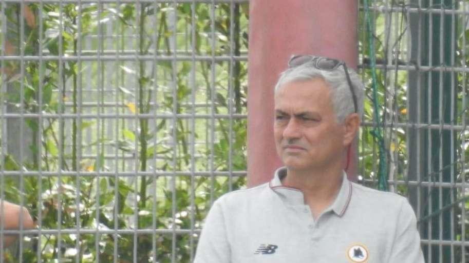 Trigoria, incontro tra Mourinho e due collaboratori di Mendes 