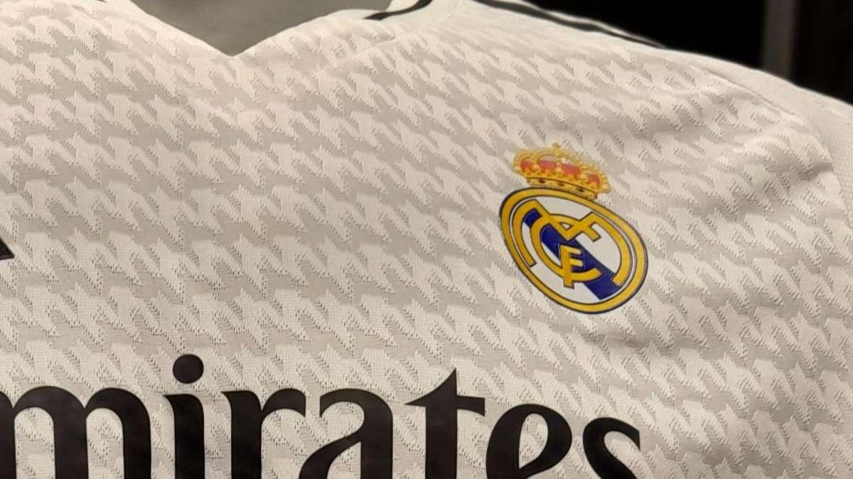 Cade un fulmine vicino allo stadio, Real-Barça sospesa: ecco cosa è successo