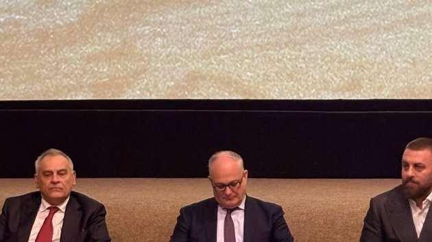 De Rossi si presenta come nuovo proprietario dell'Ostiamare: "Continuerò ad allenare". FOTO!