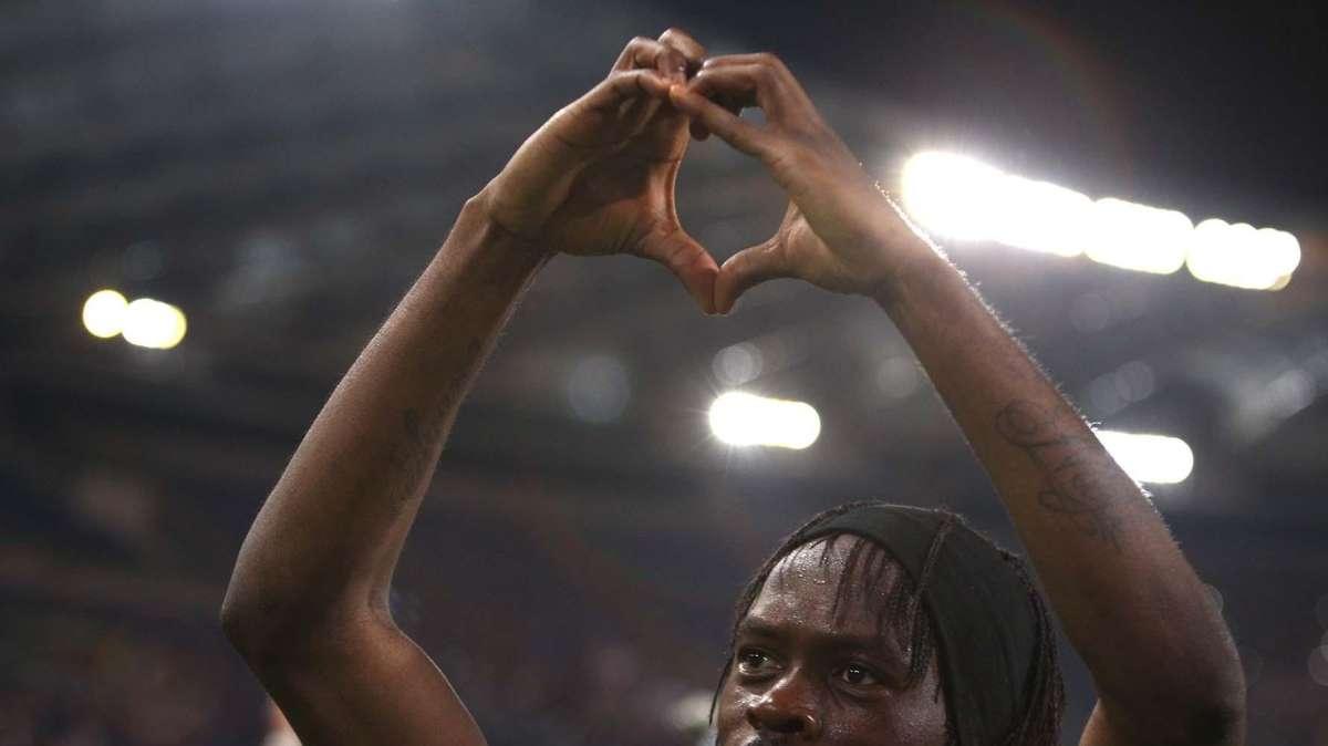 Twitter AS Roma: "Buona domenica ai nostri tifosi"