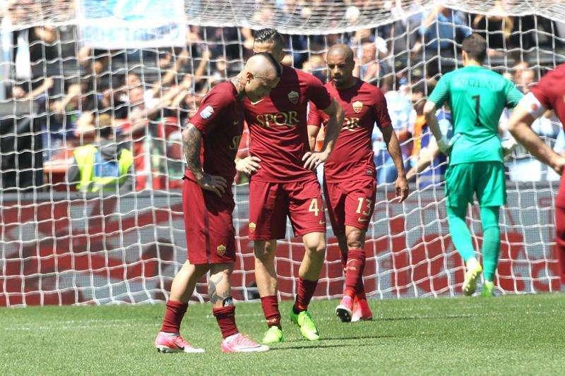 Roma-Lazio 1-3 –  Ultimo derby della stagione amarissimo: i giallorossi tornano a perdere una stracittadina in campionato dopo quattro anni