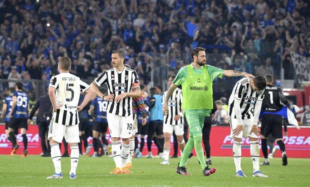 Juventus, Allegri: "Si parla di fallimento, ma stiamo in Champions"