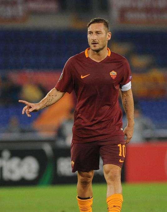 Facebook, Totti festeggia gli 11 anni del figlio Cristian