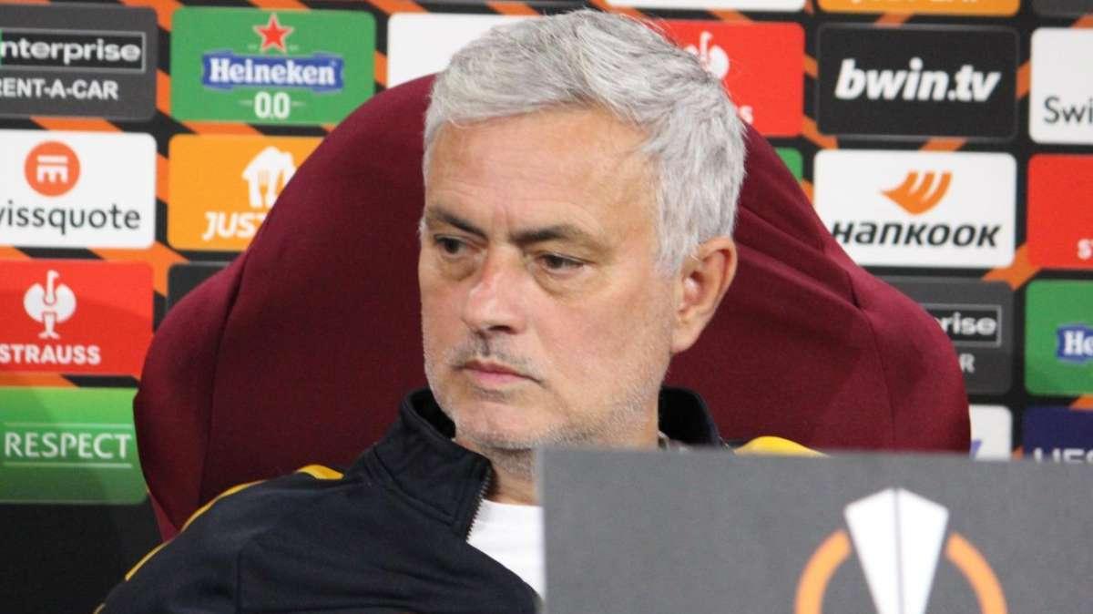L'organizzazione della Roma contro la tecnica e il palleggio della Real Sociedad. Questo il pensiero di Mou che ha già in testa il piano qualificazione