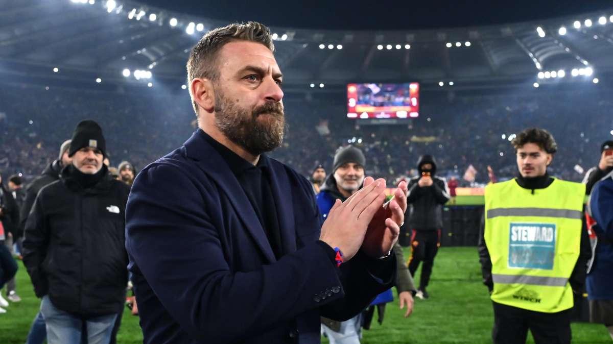 Roma-Genoa 3-1 - Da Zero a Dieci - Il 1° gol di Koné all'ultima del 2025, l'omaggio dei tifosi a De Rossi e l'importanza di Soulé
