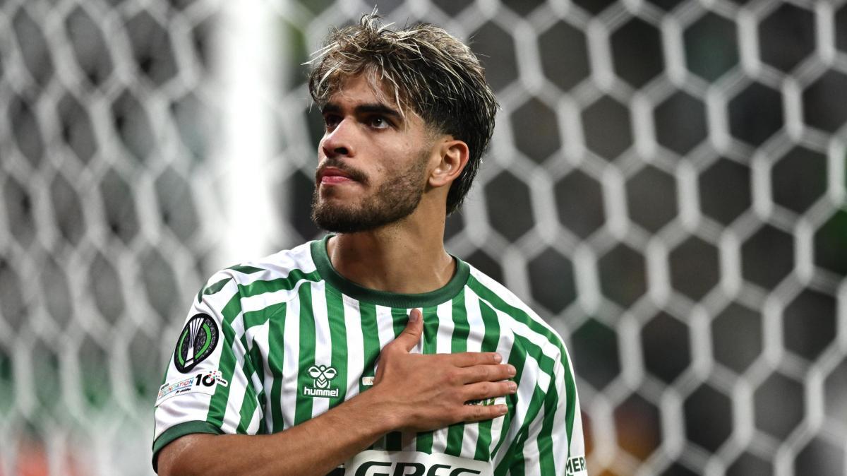 Calciomercato Roma - L'agente di Ezzalzouli: "Non c'è mai stato nulla con la Roma, rimarrà al Betis"
