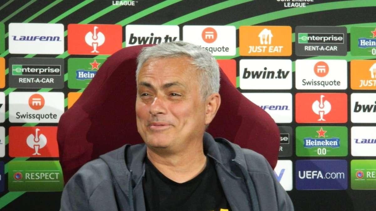 Mourinho scherza: "Mettendo sotto pressione l'avvocato del Club"
