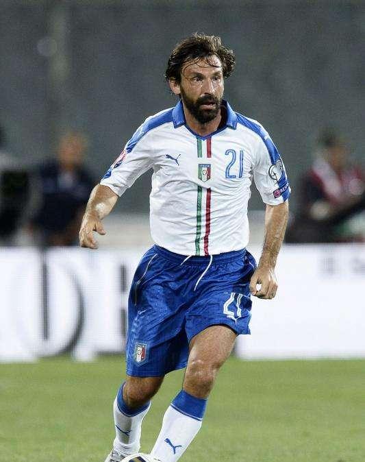 Twitter, Pirlo a Totti: "Goditi questo giorno speciale"