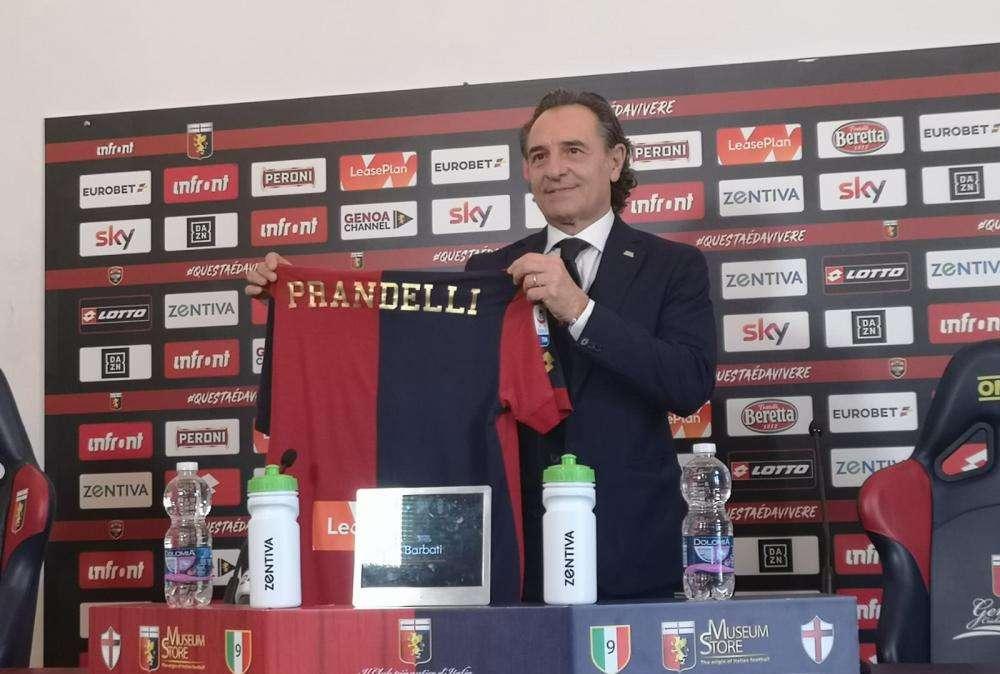 Genoa, Prandelli: "Mi aspetto una Roma ferita che voglia fare risultato. Da parte nostra mi aspetto una partita coraggiosa"