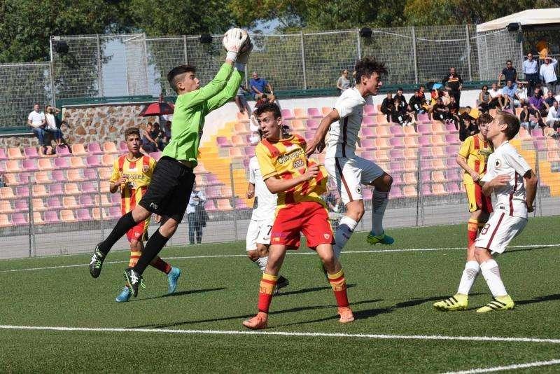 UNDER 15 SERIE A E B PAGELLE AS ROMA vs BENEVENTO CALCIO 0-0 - Giallorossi fermati sul pari. Bene Calafiori e Zalewski