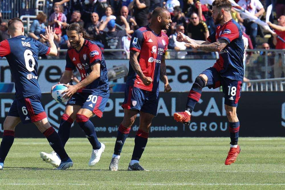Cagliari, squadra in ritiro e 600 tifosi a Venezia